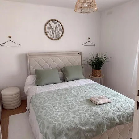 Apartment 4-bedroom House, Up To 7 People *