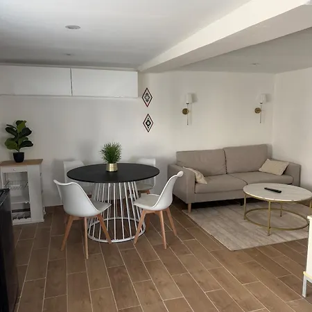 4-bedroom House, Up To 7 People *